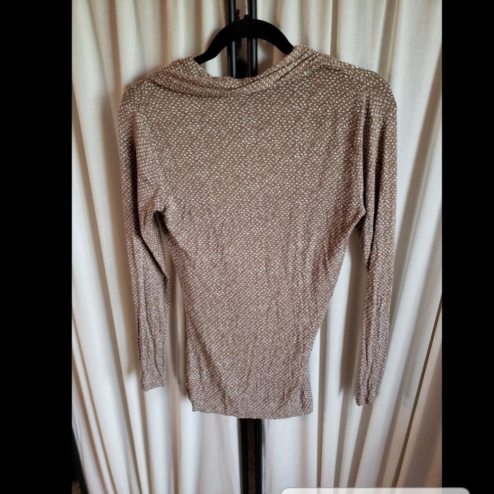 Banana Republic blouse - Picture 2 of 3